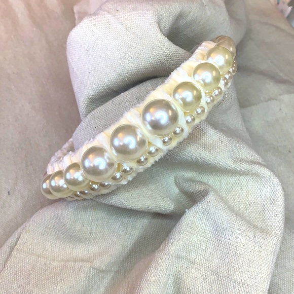 Pearl headband